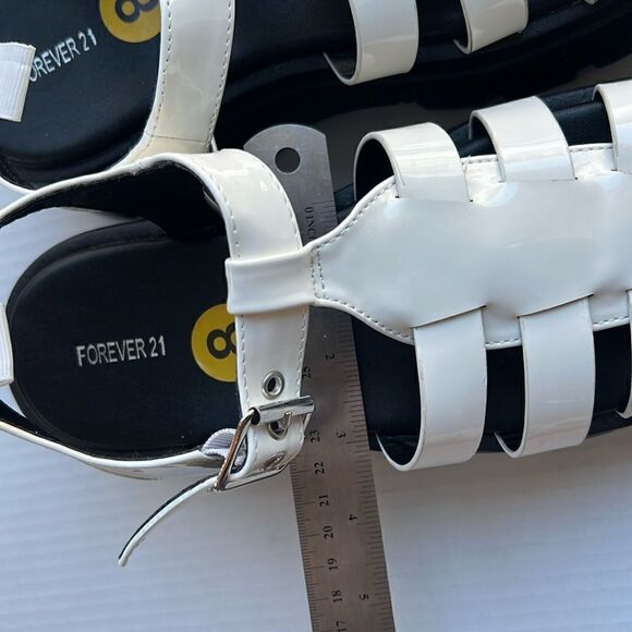 Forever 21 White and black chunky platforms shoes - Picture 9 of 11